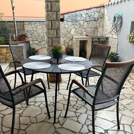 Apartment A & N With Free Private Parking Pula Exterior foto
