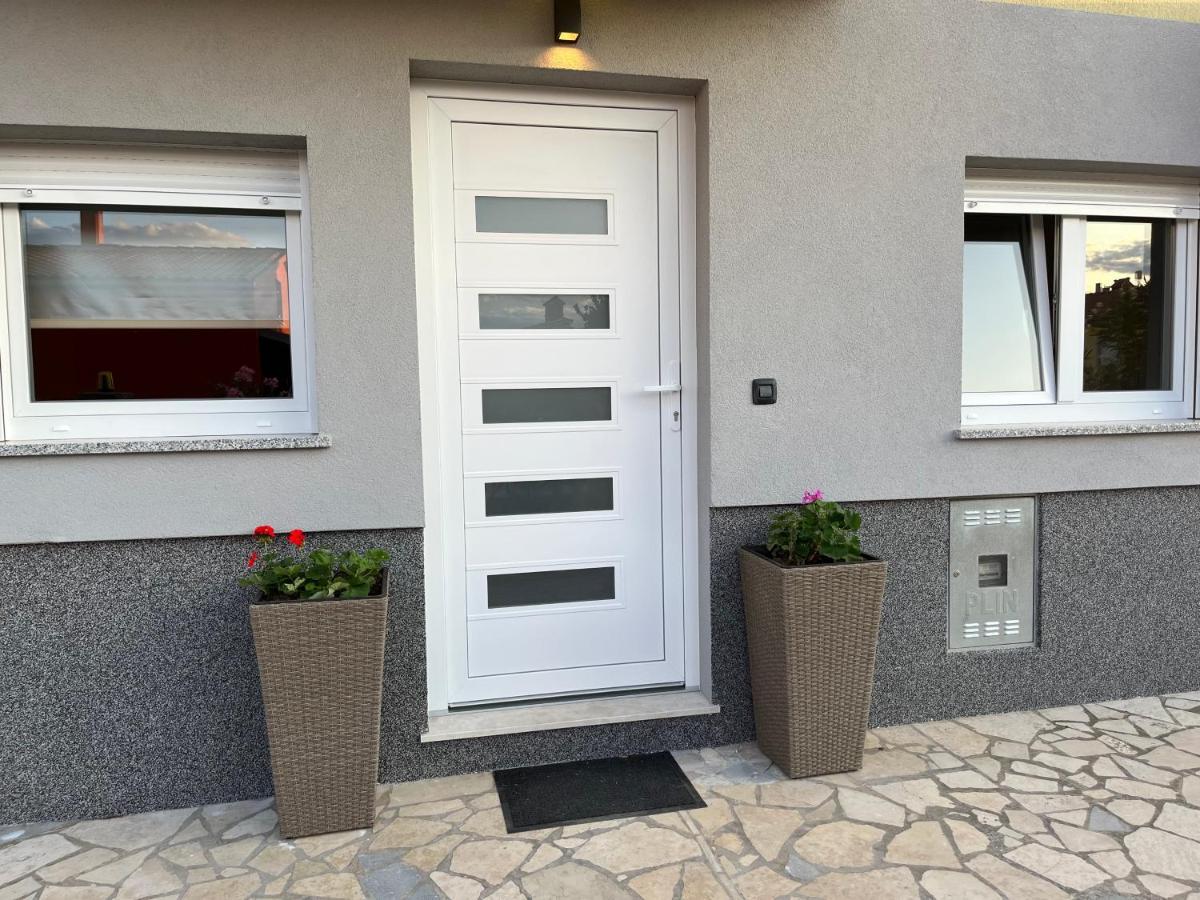 Apartment A & N With Free Private Parking *