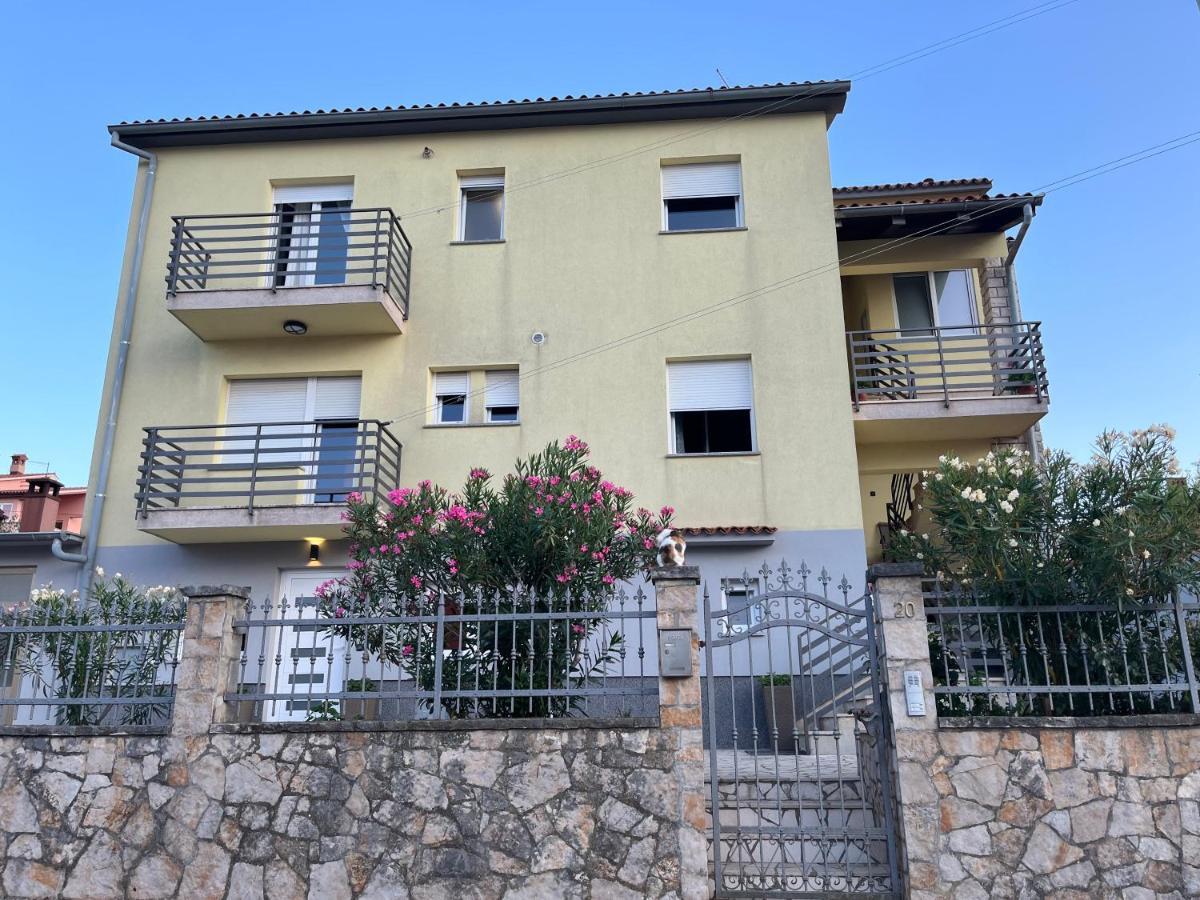 Apartment A & N With Free Private Parking *