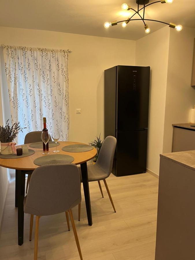 A & N With Free Private Parking Apartment *