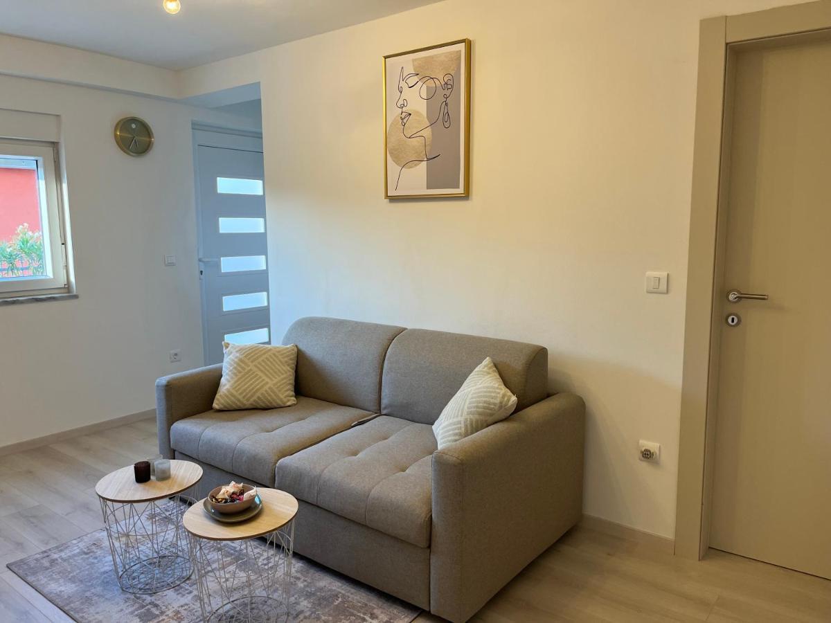Apartment A & N With Free Private Parking